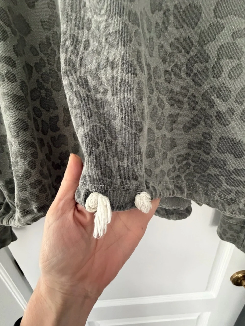 Sundry Leopard Print Drawstring Hem Hoodie Gray Large Size 3 Made in USA